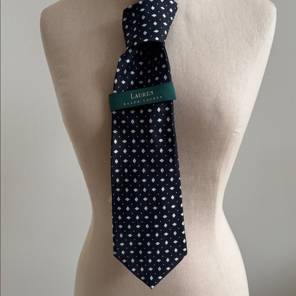 Lauren Ralph Lauren 100% Silk Men’s Black and Ivory Tie - Picture 6 of 6